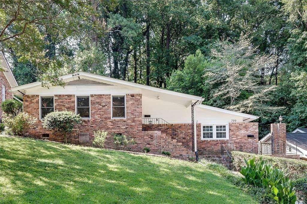 801 Marstevan Dr Ne - Photo 2 of 14