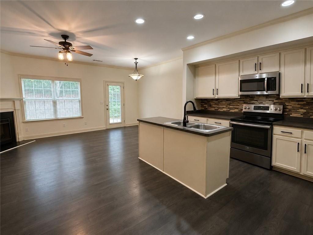 2941 Ashlyn Pointe Dr - Photo 4 of 16