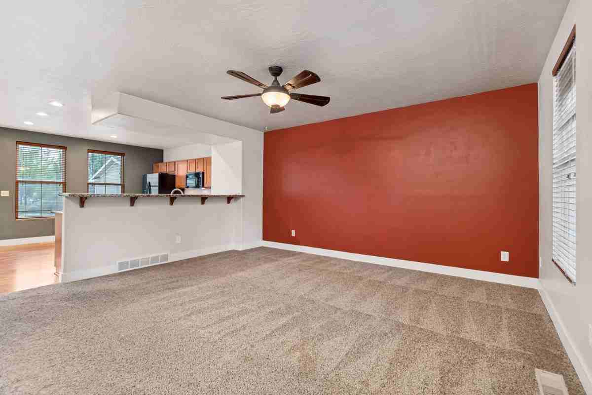 10634 S Topview Rd - Photo 3 of 24