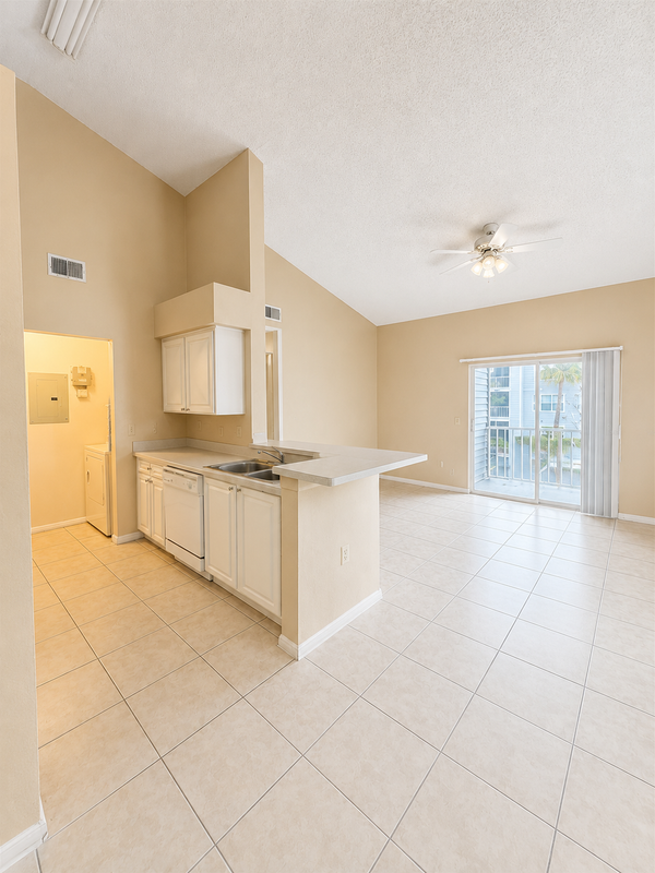 Bermuda Lakes Ln ##201 - Photo 2 of 7