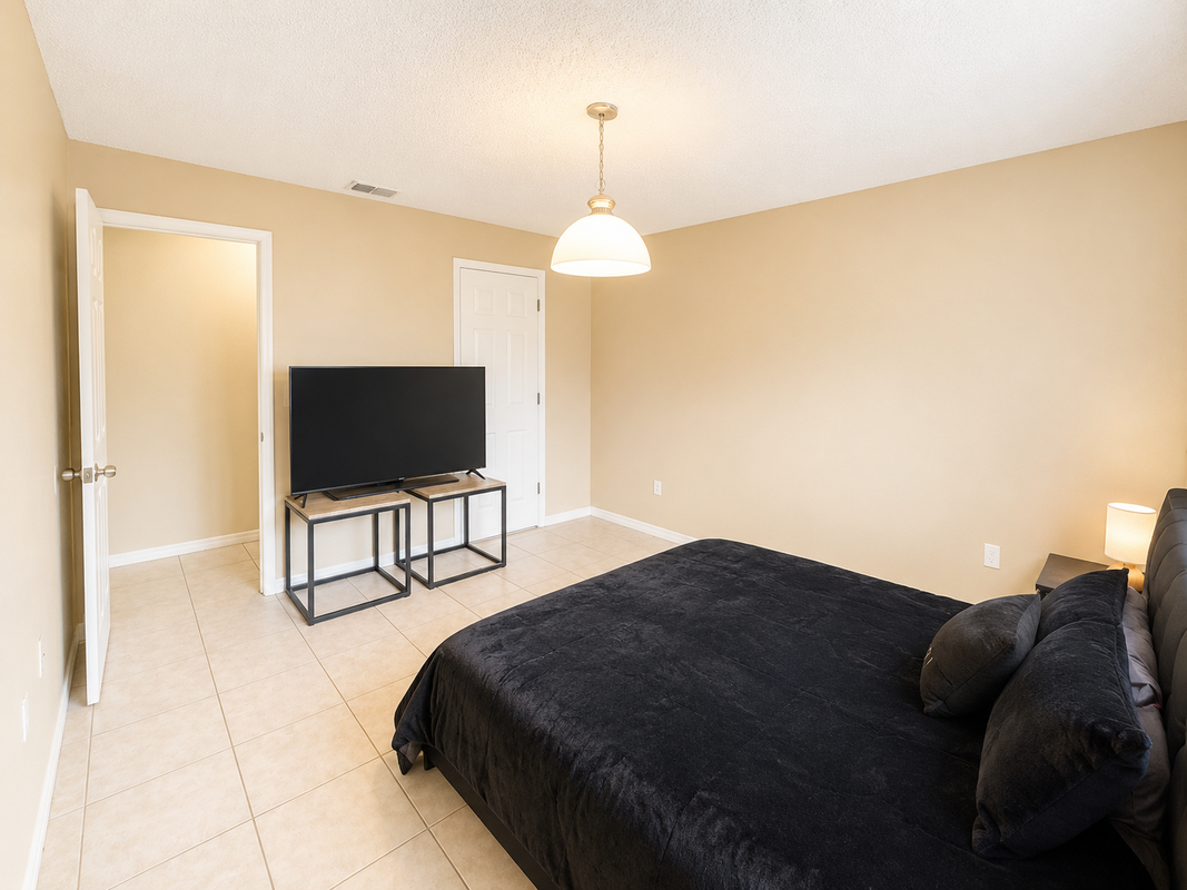 Bermuda Lakes Ln ##201 - Photo 4 of 7