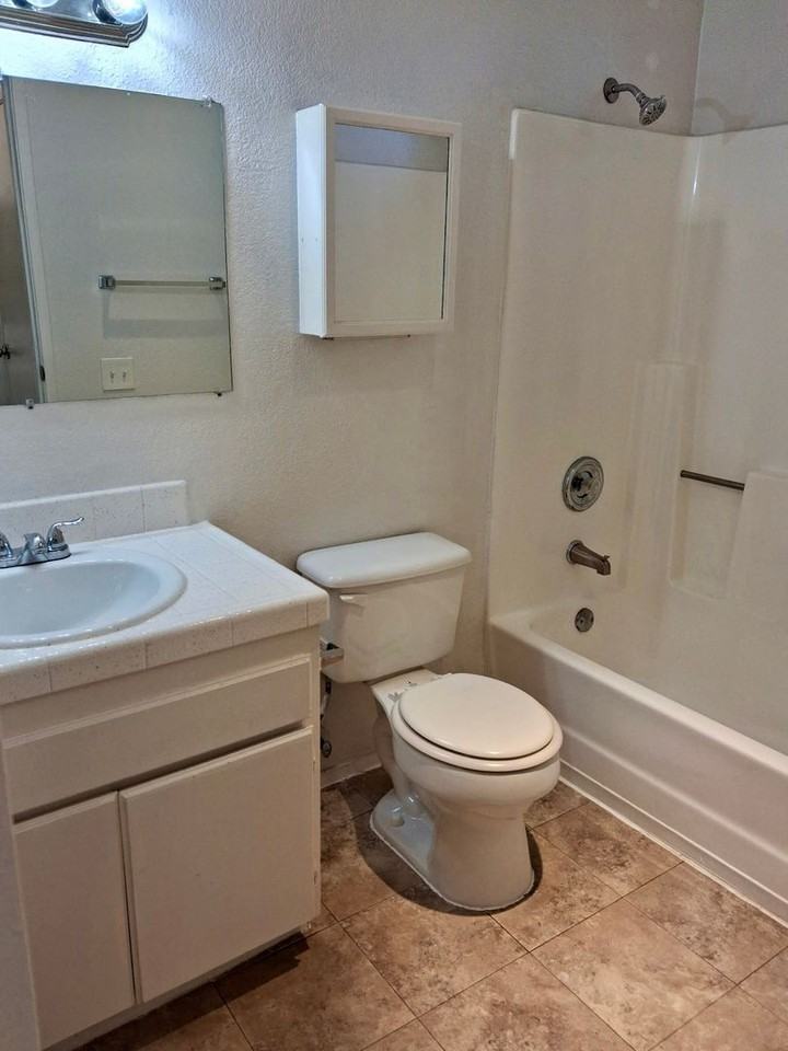 8088 Golden Ave #D - Photo 5 of 11