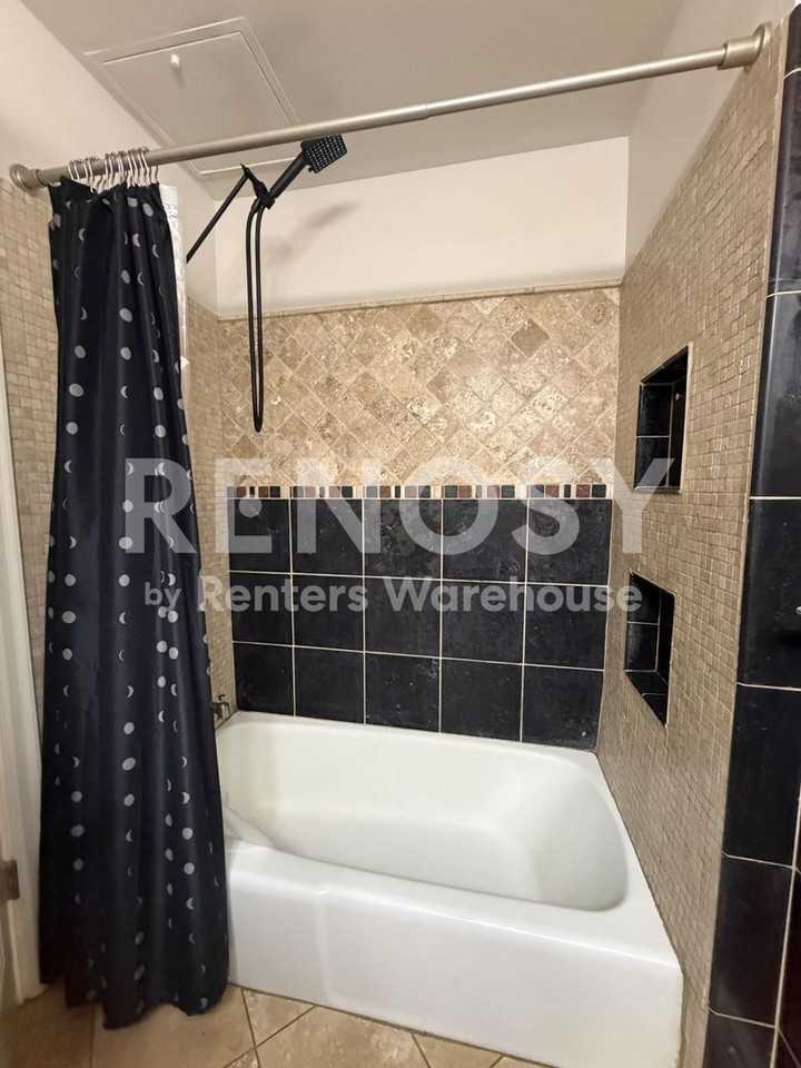 520 Ridgewood Ave #102 - Photo 3 of 18