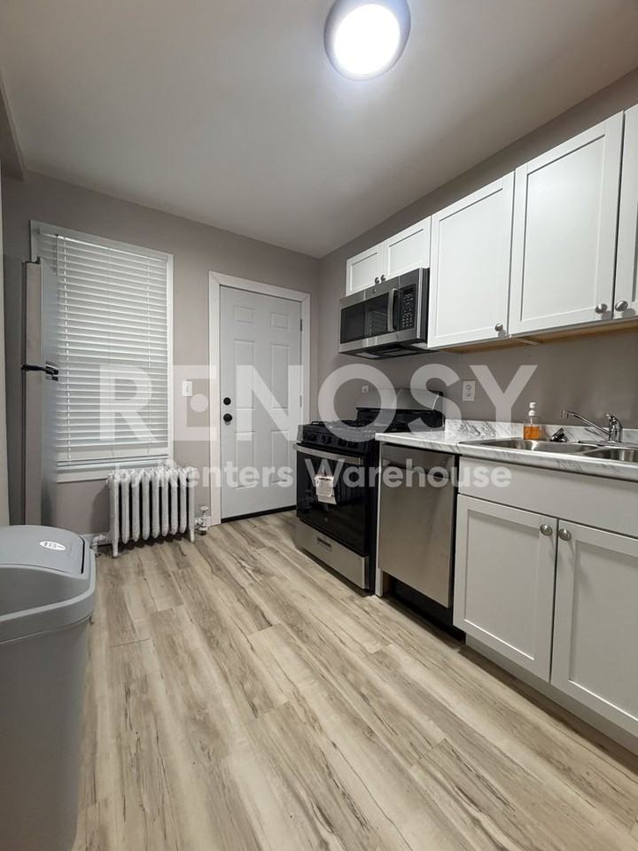 2925 2nd Ave S #3 - Photo 2 of 9