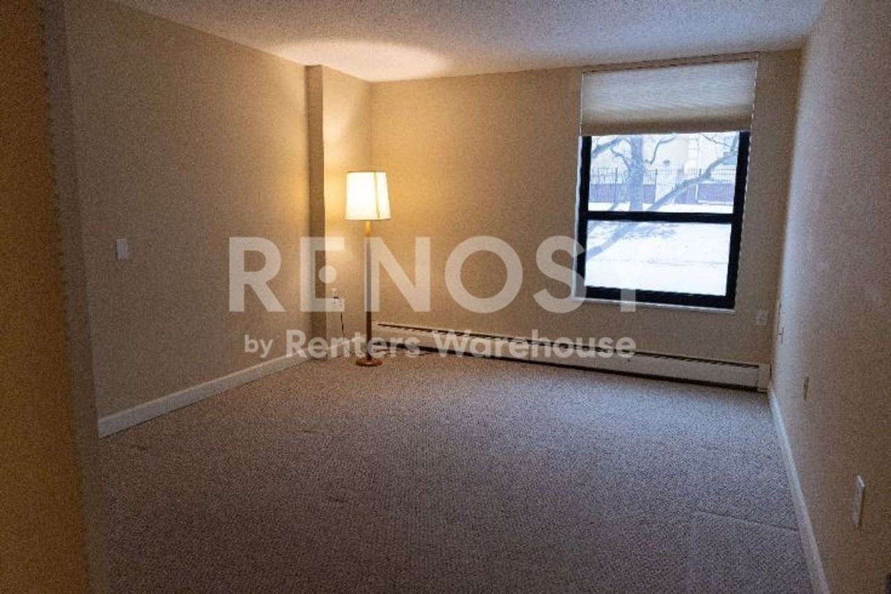 6615 Lake Shore Dr S - Photo 5 of 45