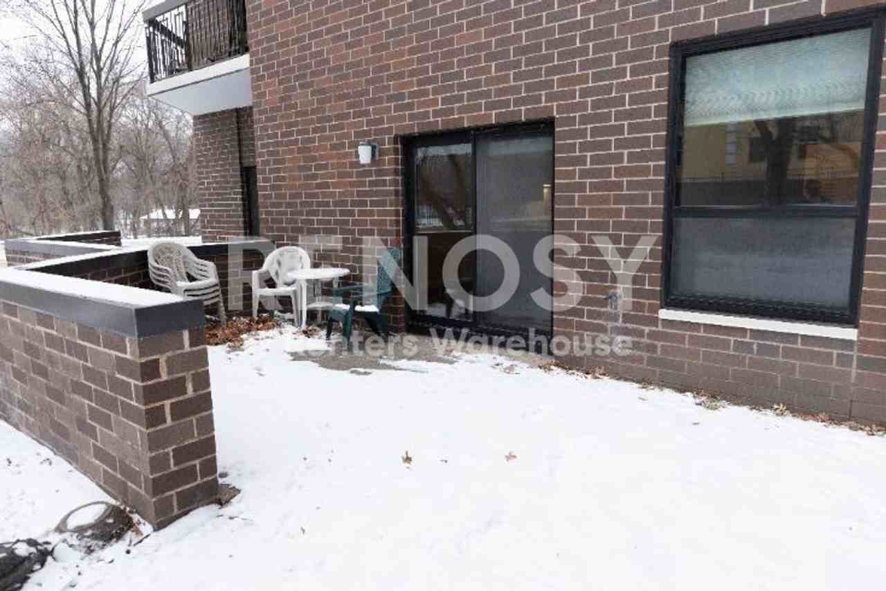 6615 Lake Shore Dr S - Photo 7 of 45