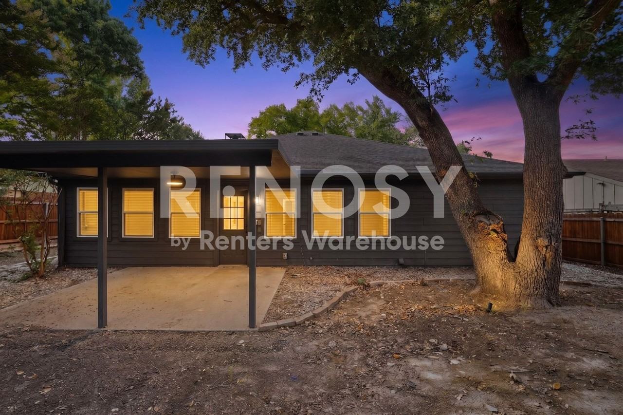 1408 Seely St - Photo 3 of 47