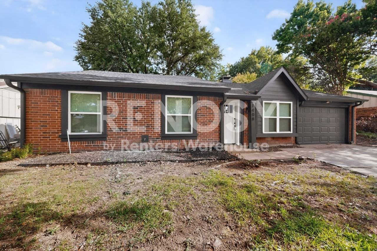 1408 Seely St - Photo 5 of 47