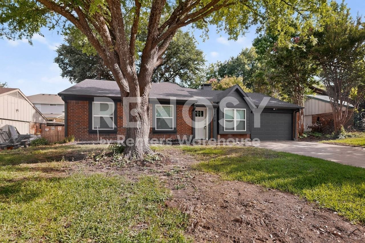 1408 Seely St - Photo 6 of 47
