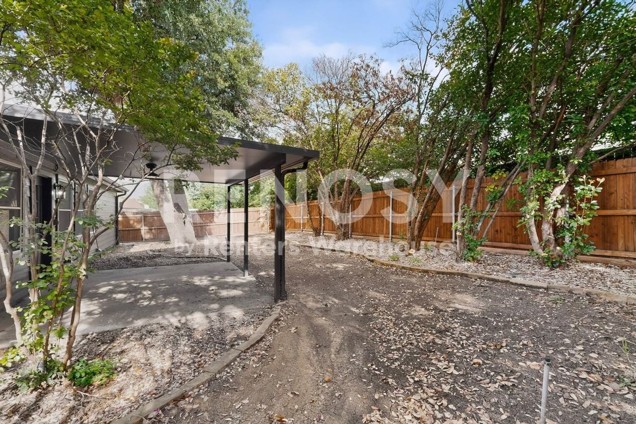 1408 Seely St - Photo 7 of 47