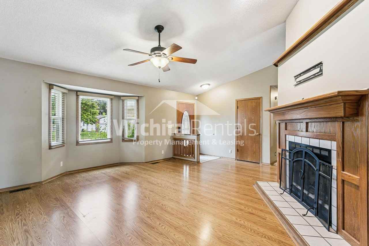 10008 W 20th St N - Photo 2 of 17