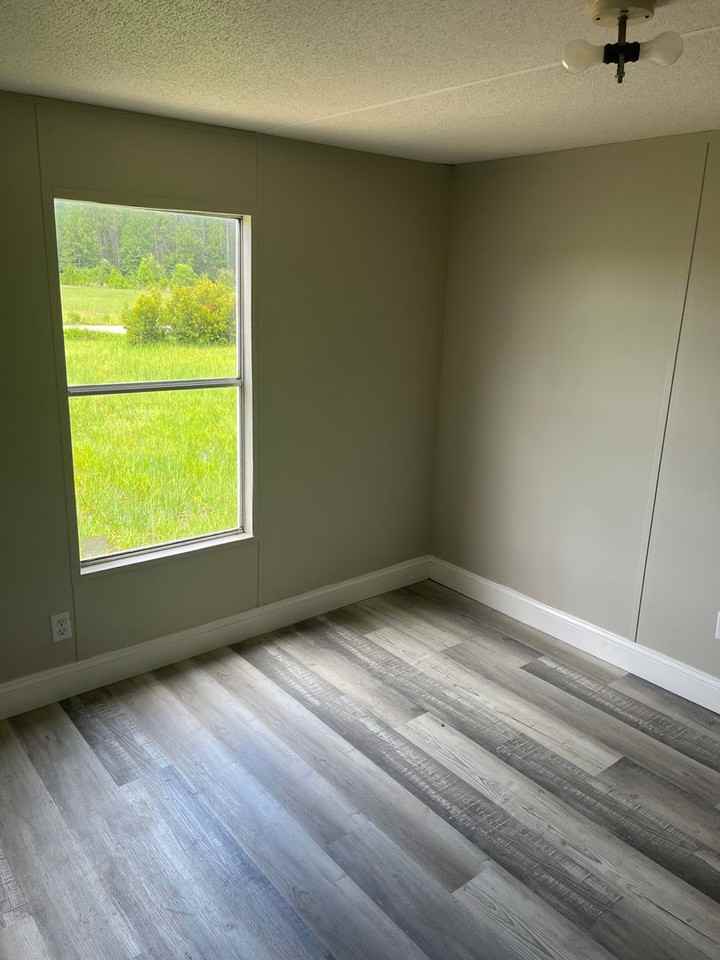 173 Leslie Rd - Photo 5 of 10