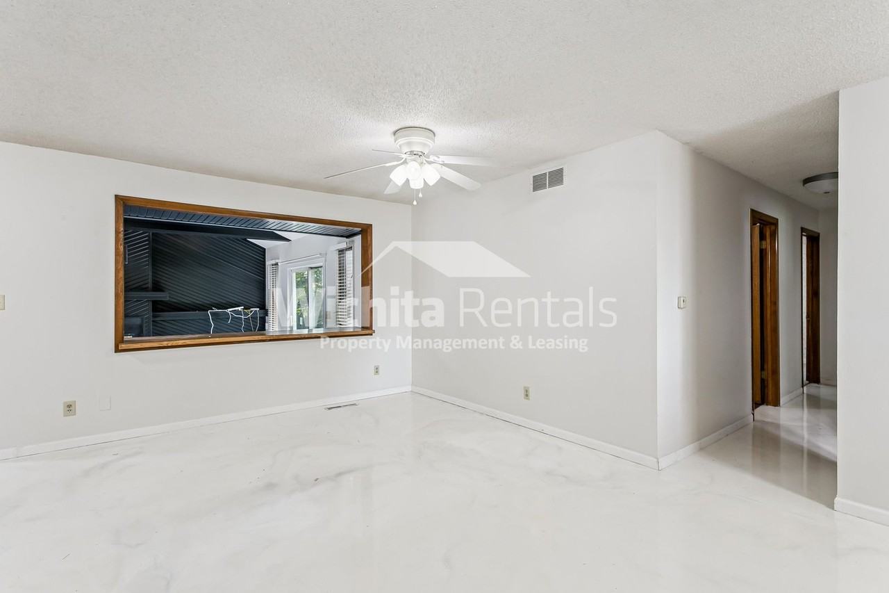 1418 N Money St - Photo 3 of 18