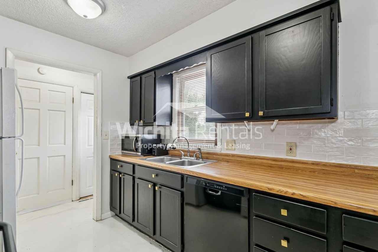 1418 N Money St - Photo 5 of 18