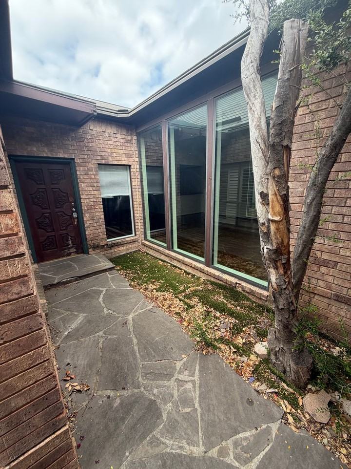 3201 Squireswood Dr - Photo 2 of 21