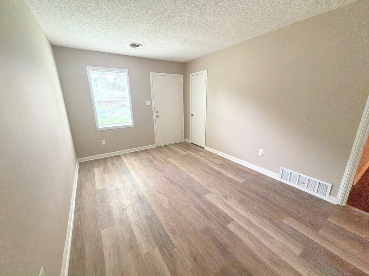 4066 Berrywood Ave - Photo 4 of 23