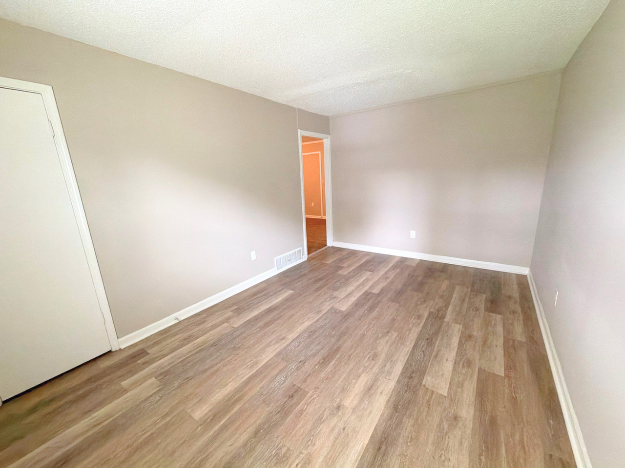 4066 Berrywood Ave - Photo 6 of 23