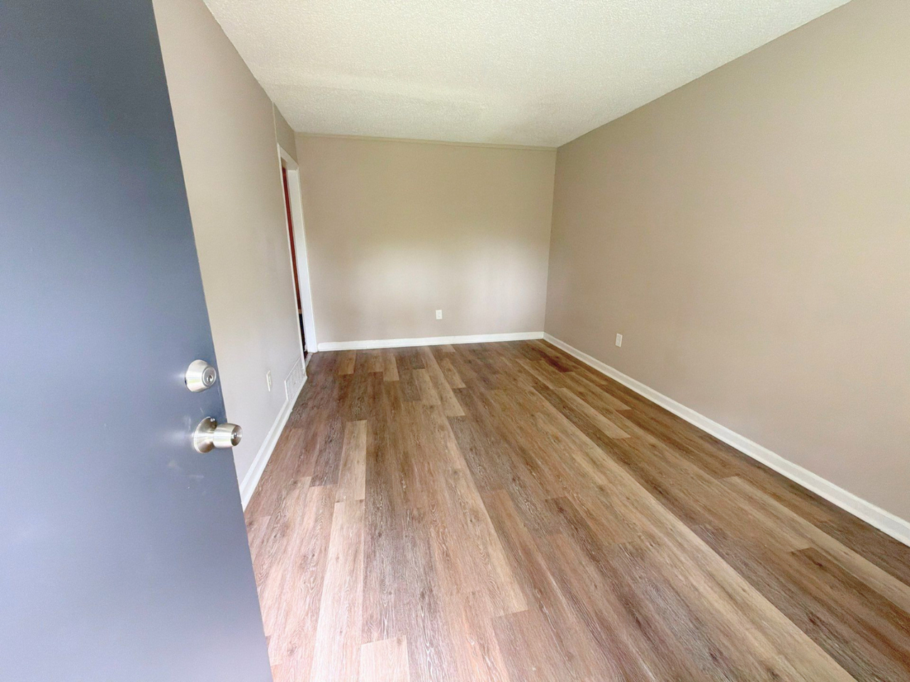 4066 Berrywood Ave - Photo 7 of 23