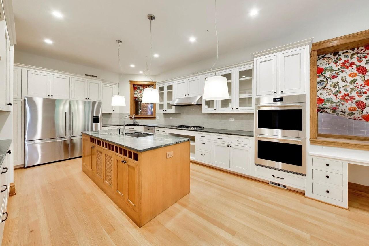 3752 N Wayne Ave - Photo 7 of 46