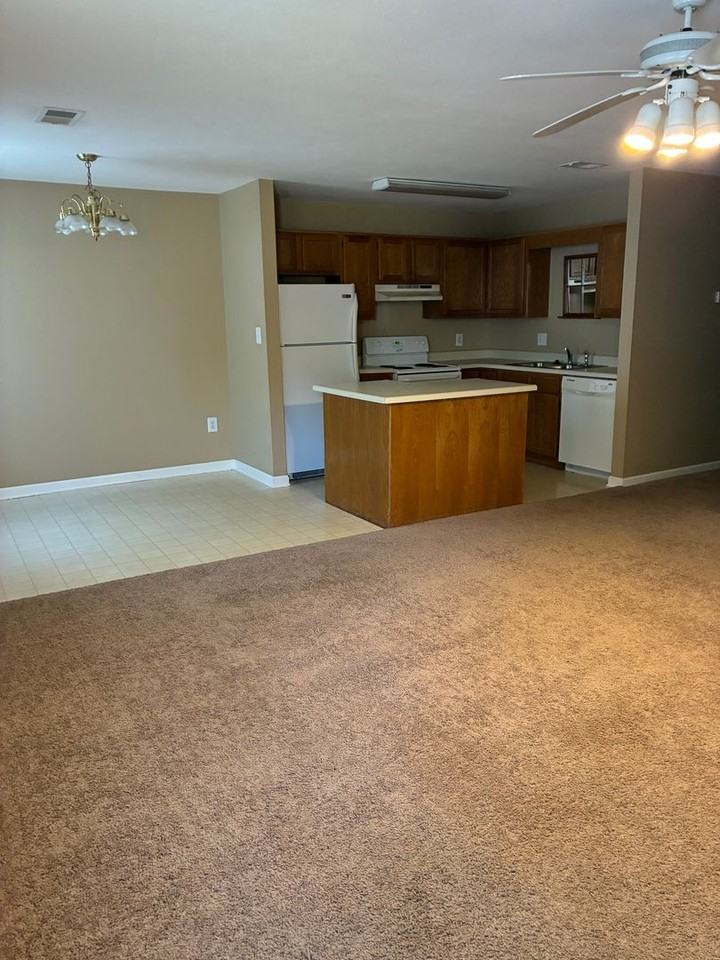2709 Oak Meadow Pl - Photo 2 of 12
