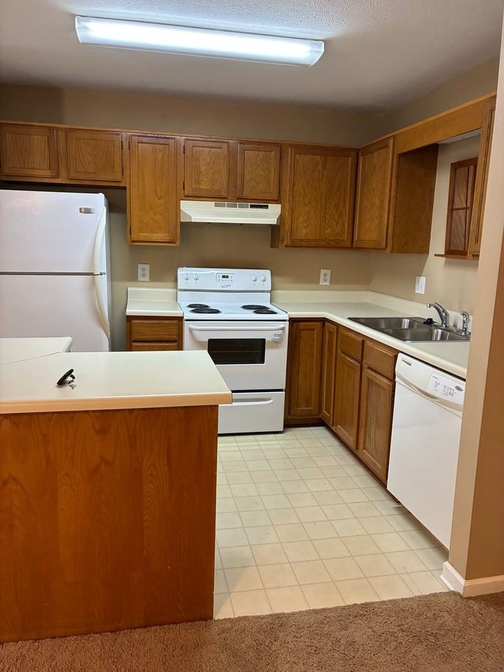 2709 Oak Meadow Pl - Photo 3 of 12