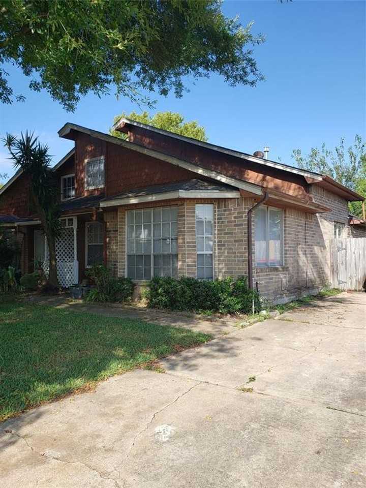 17010 Pastoria Dr - Photo 5 of 22