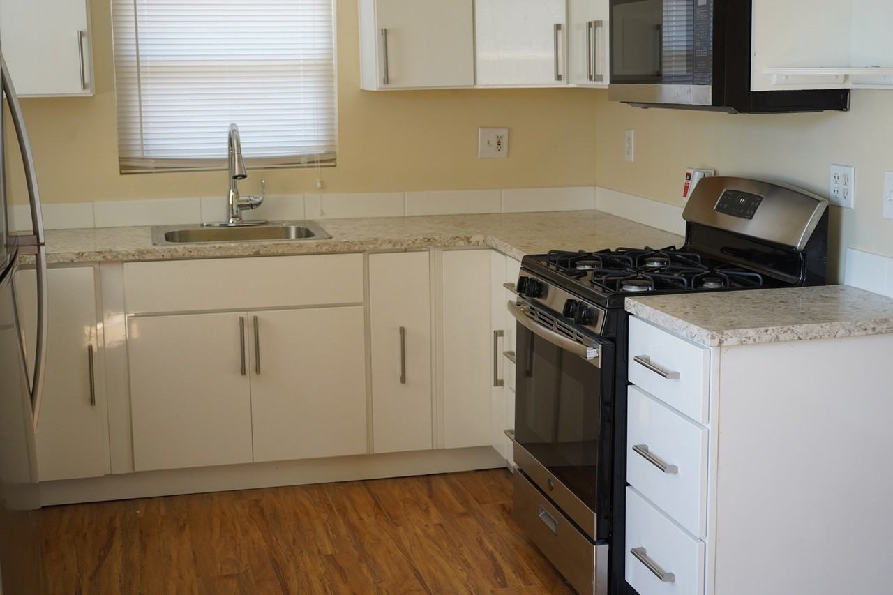 4643 Tulip Ave - Photo 3 of 39