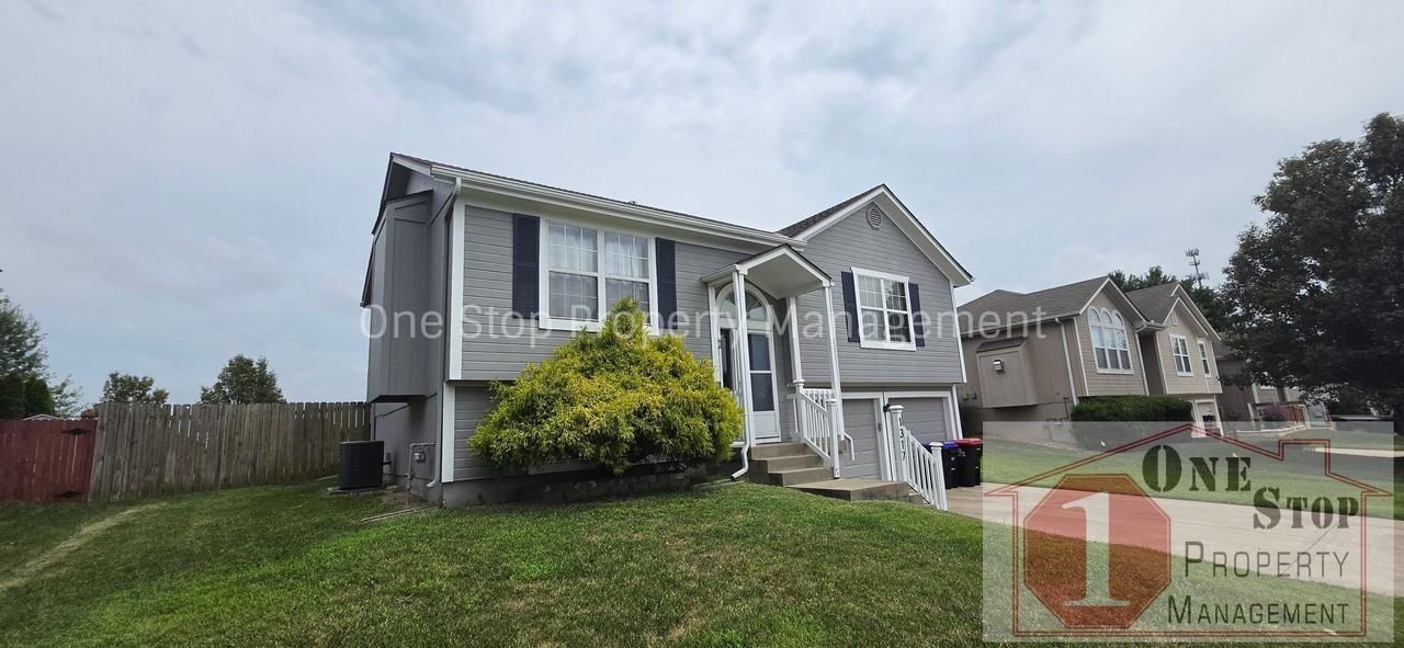1317 S Huntington Dr - Photo 3 of 30