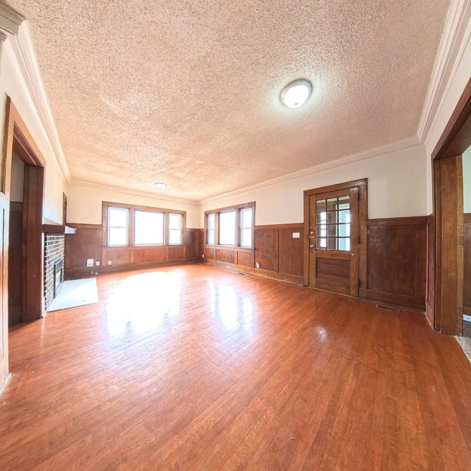 3303 University Ave - Photo 4 of 34
