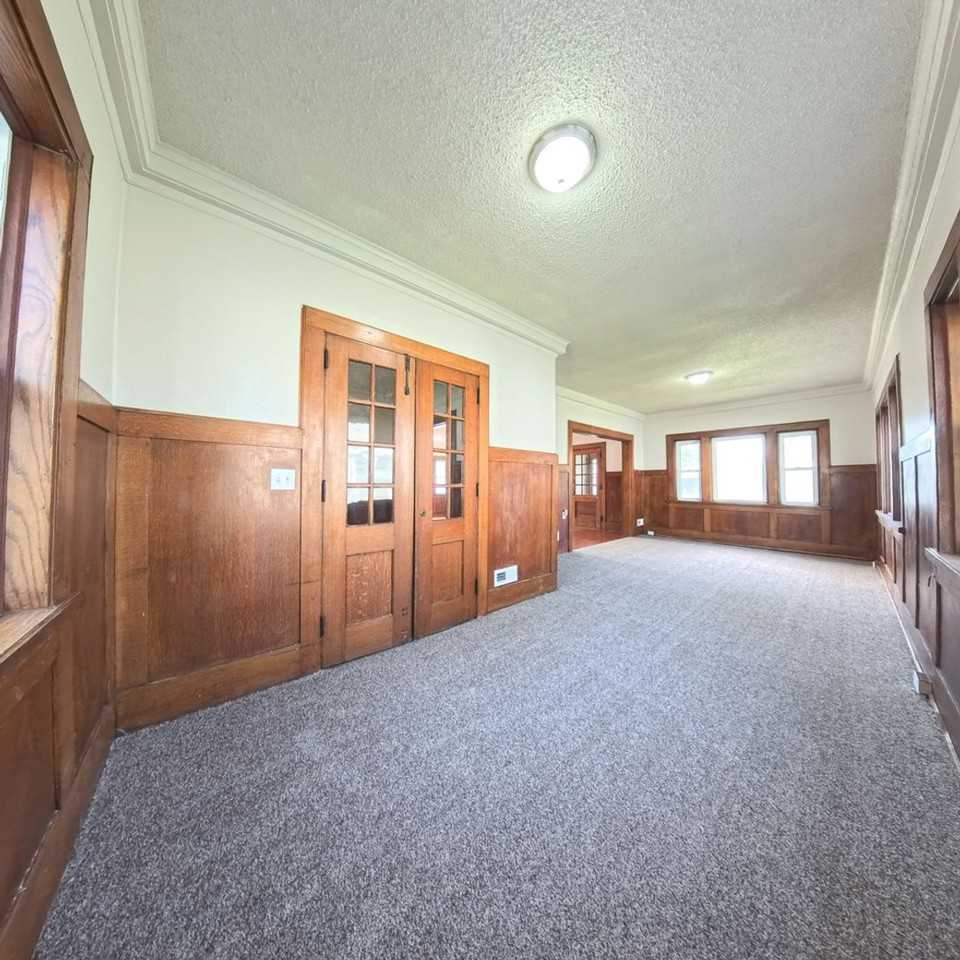 3303 University Ave - Photo 6 of 34