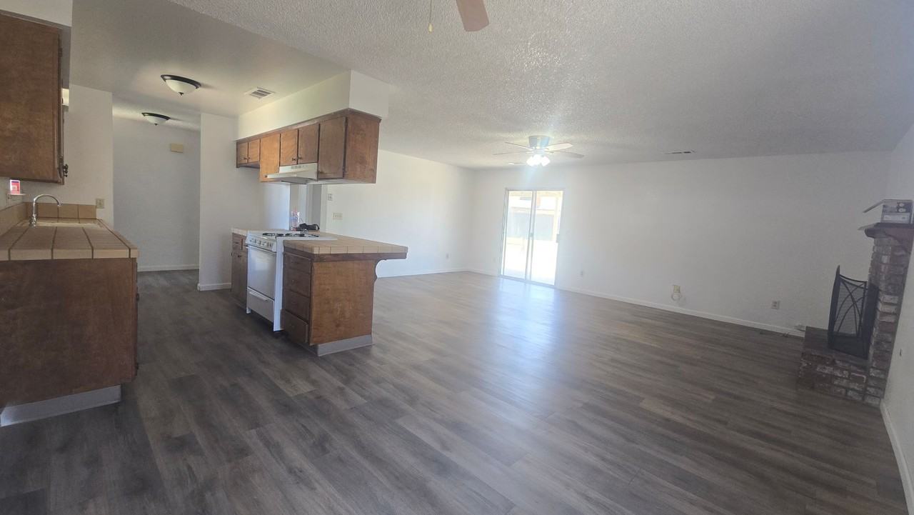 2146 Neill Way - Photo 4 of 11