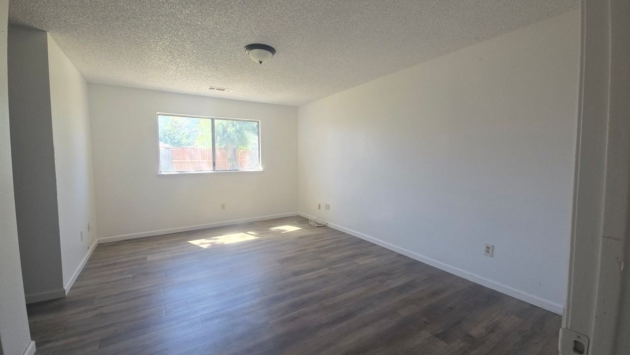 2146 Neill Way - Photo 7 of 11