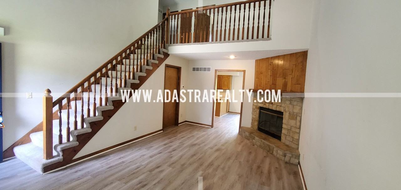 6622 W 149th Ter - Photo 4 of 16