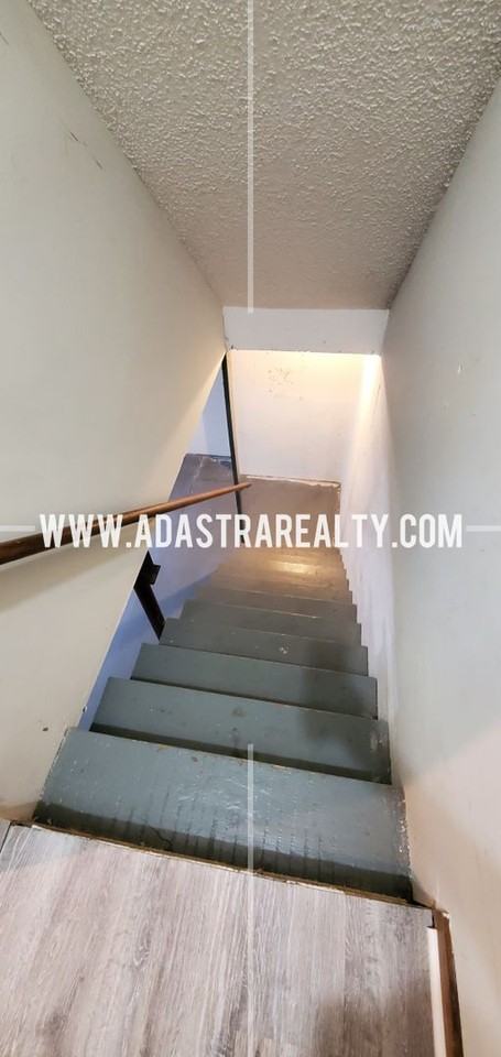 6622 W 149th Ter - Photo 3 of 16