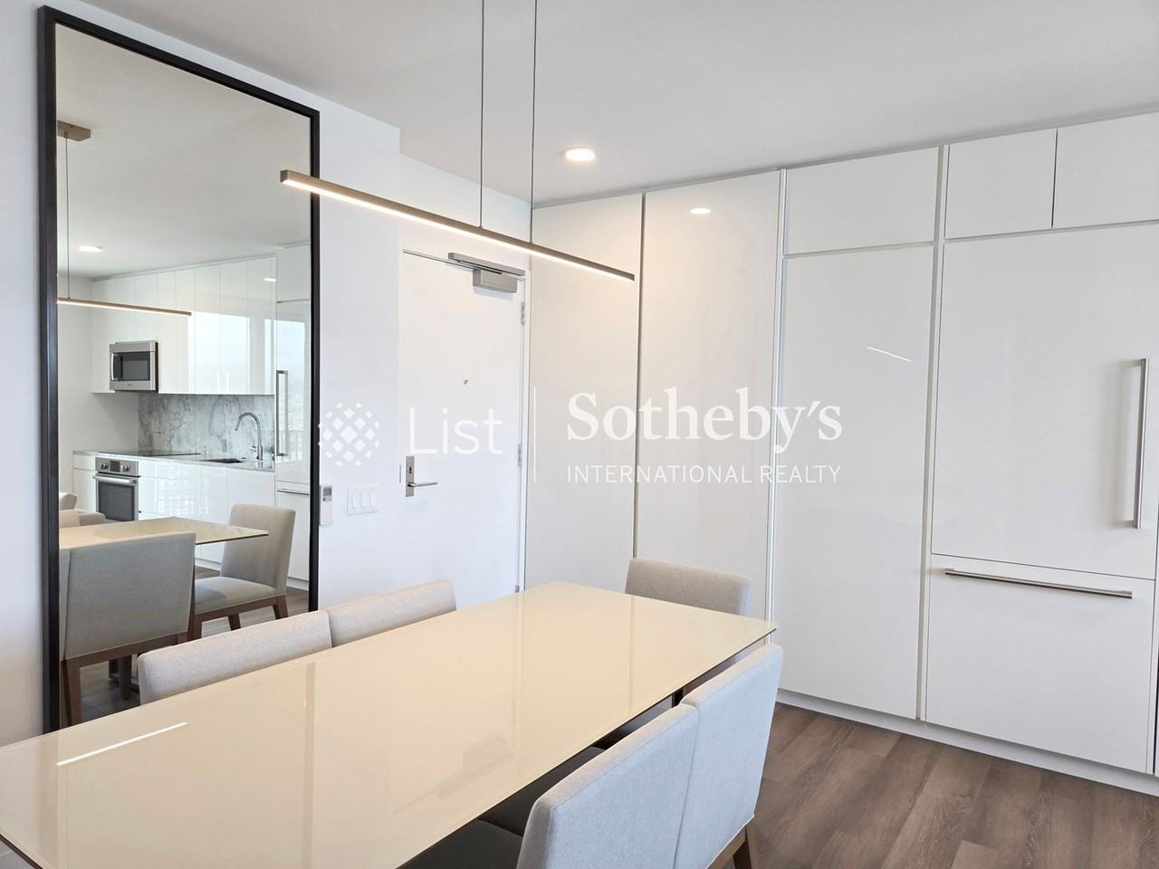987 Queen St #4003 - Photo 3 of 25