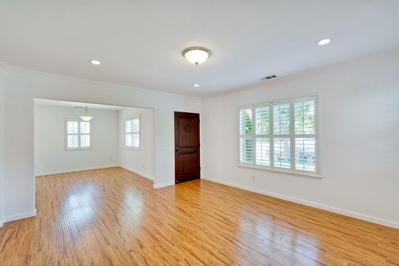 940 N 6th St - Photo 6 of 32