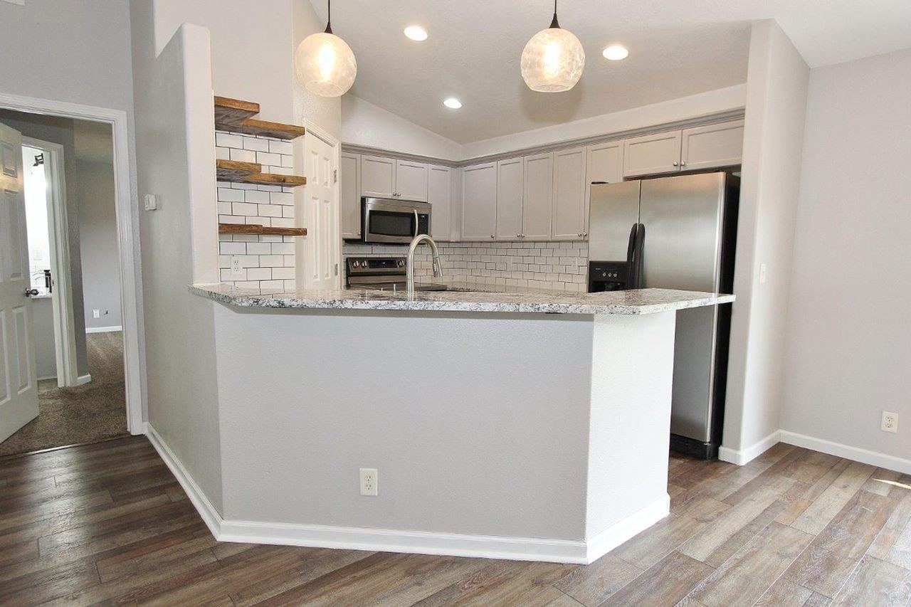 6236 S Star Struck Ave - Photo 4 of 28