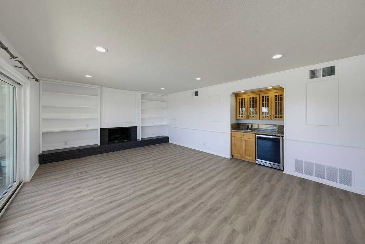 1038 S Rimwood Dr - Photo 3 of 50
