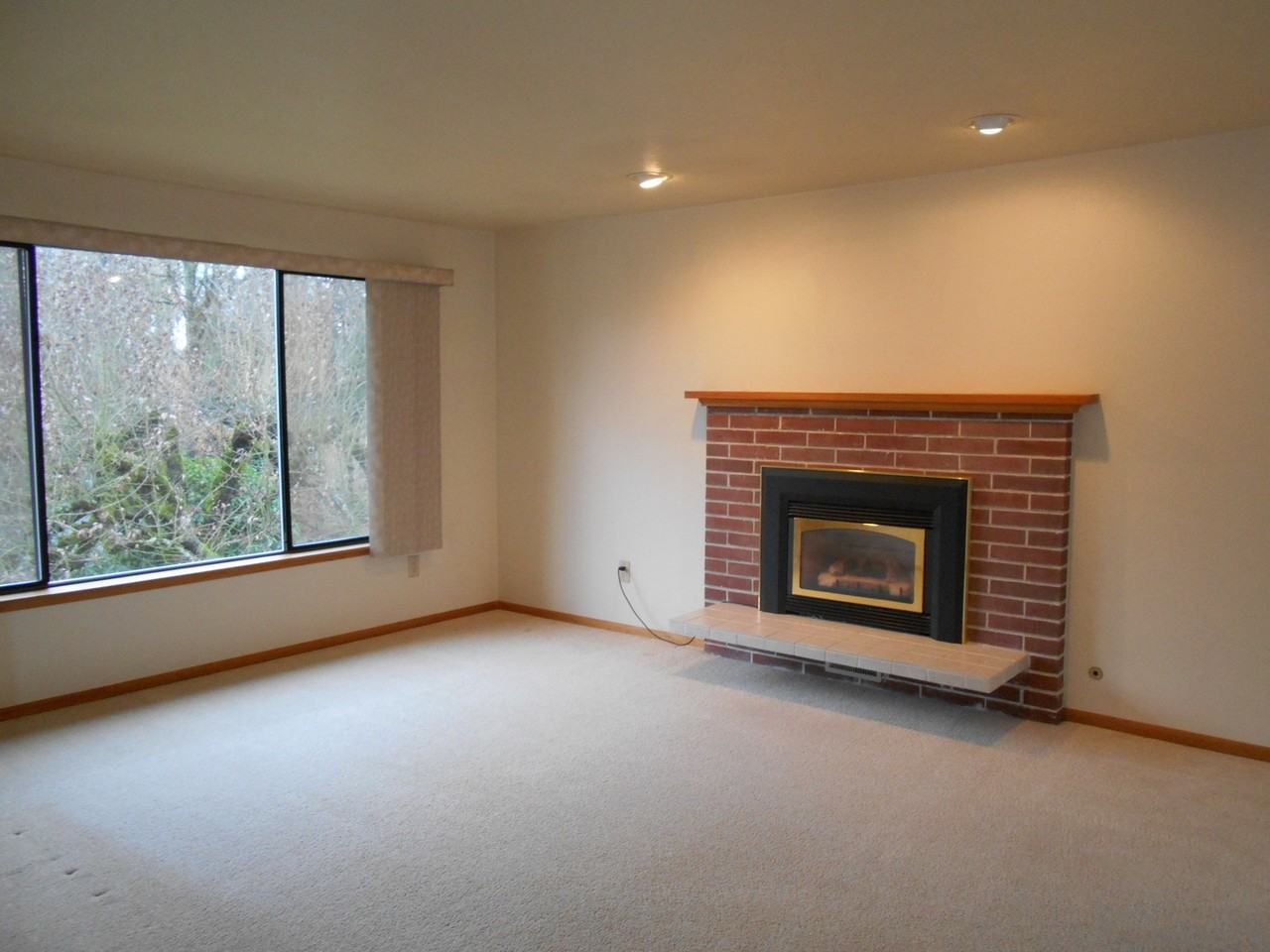 1085 Shaw Rd - Photo 2 of 6