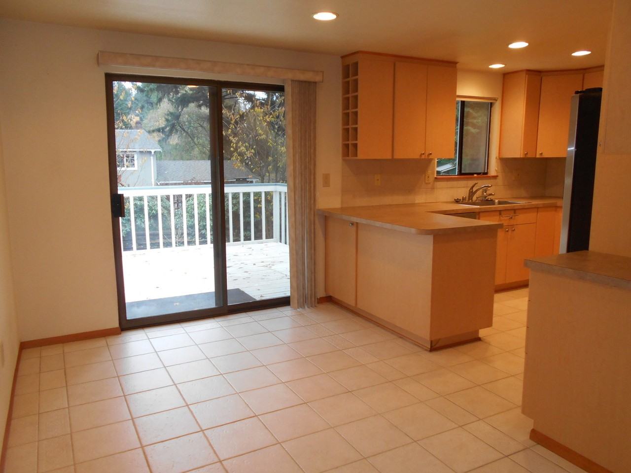 1085 Shaw Rd - Photo 3 of 6