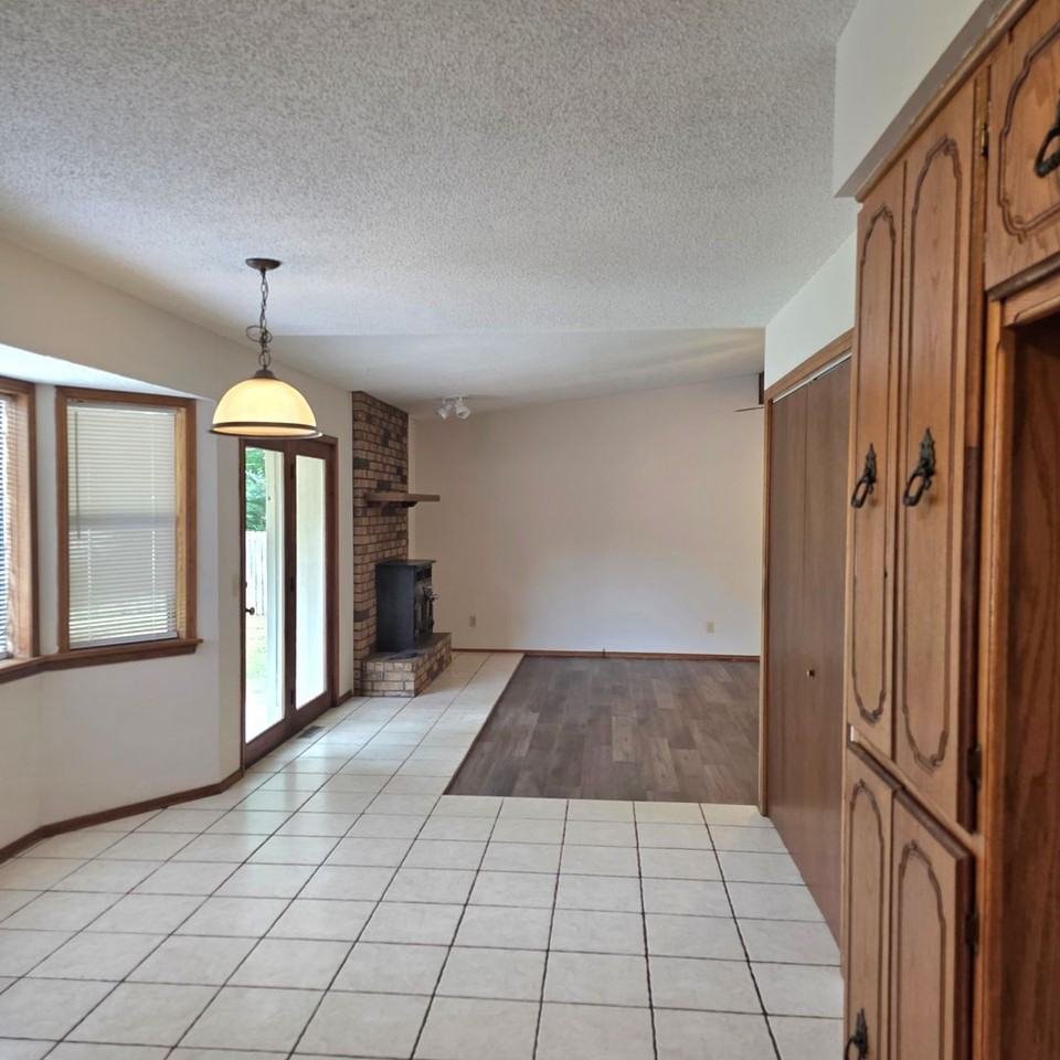 3228 W Village Ln - Photo 6 of 19