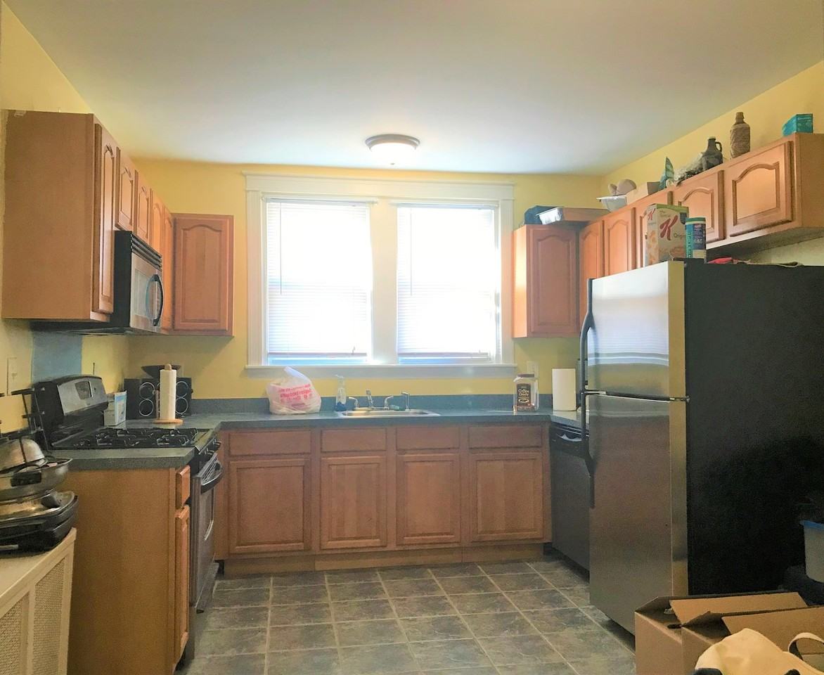 618 Gerhard St - Photo 5 of 17