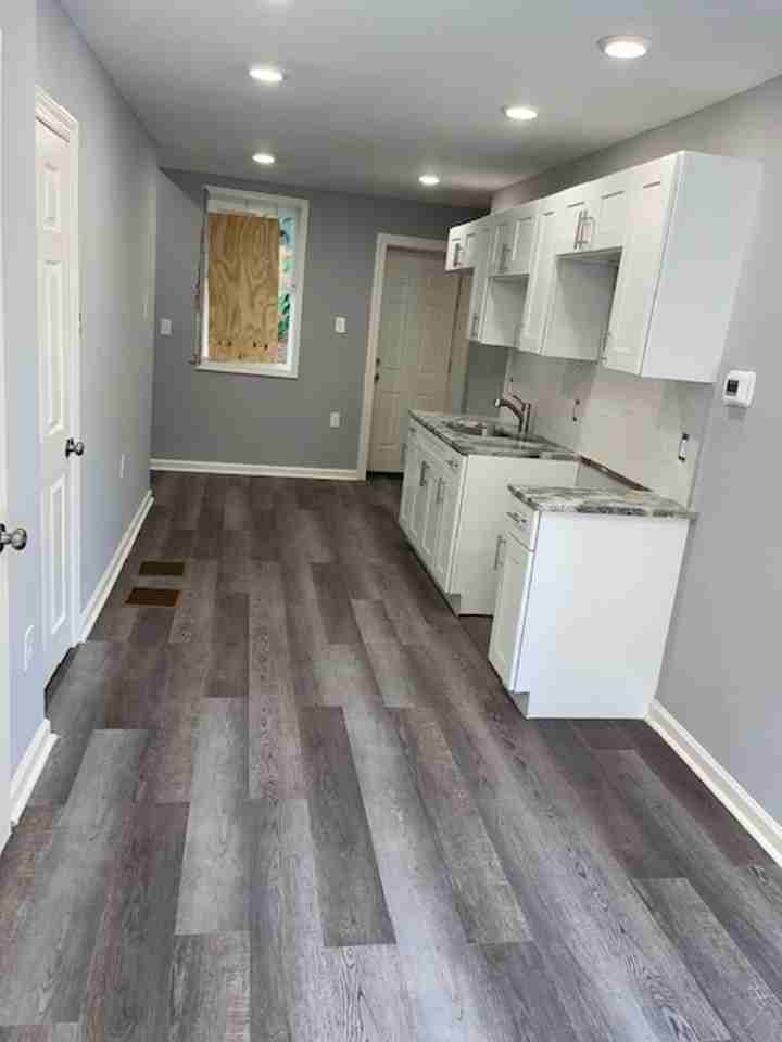 2115 N Percy St - Photo 3 of 10