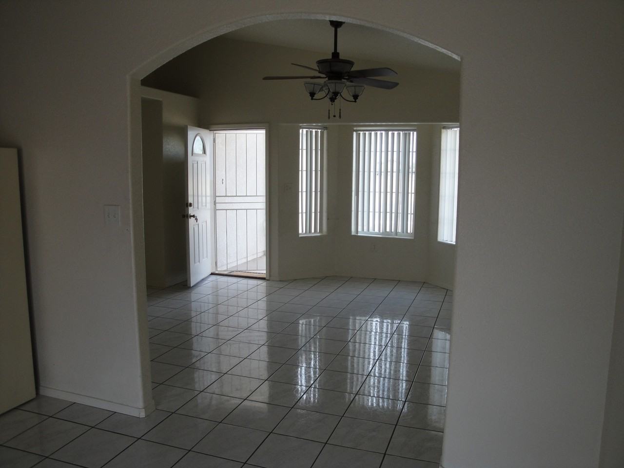 10309 E 37th St - Photo 2 of 6