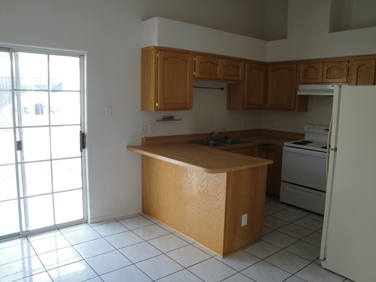10309 E 37th St - Photo 3 of 6