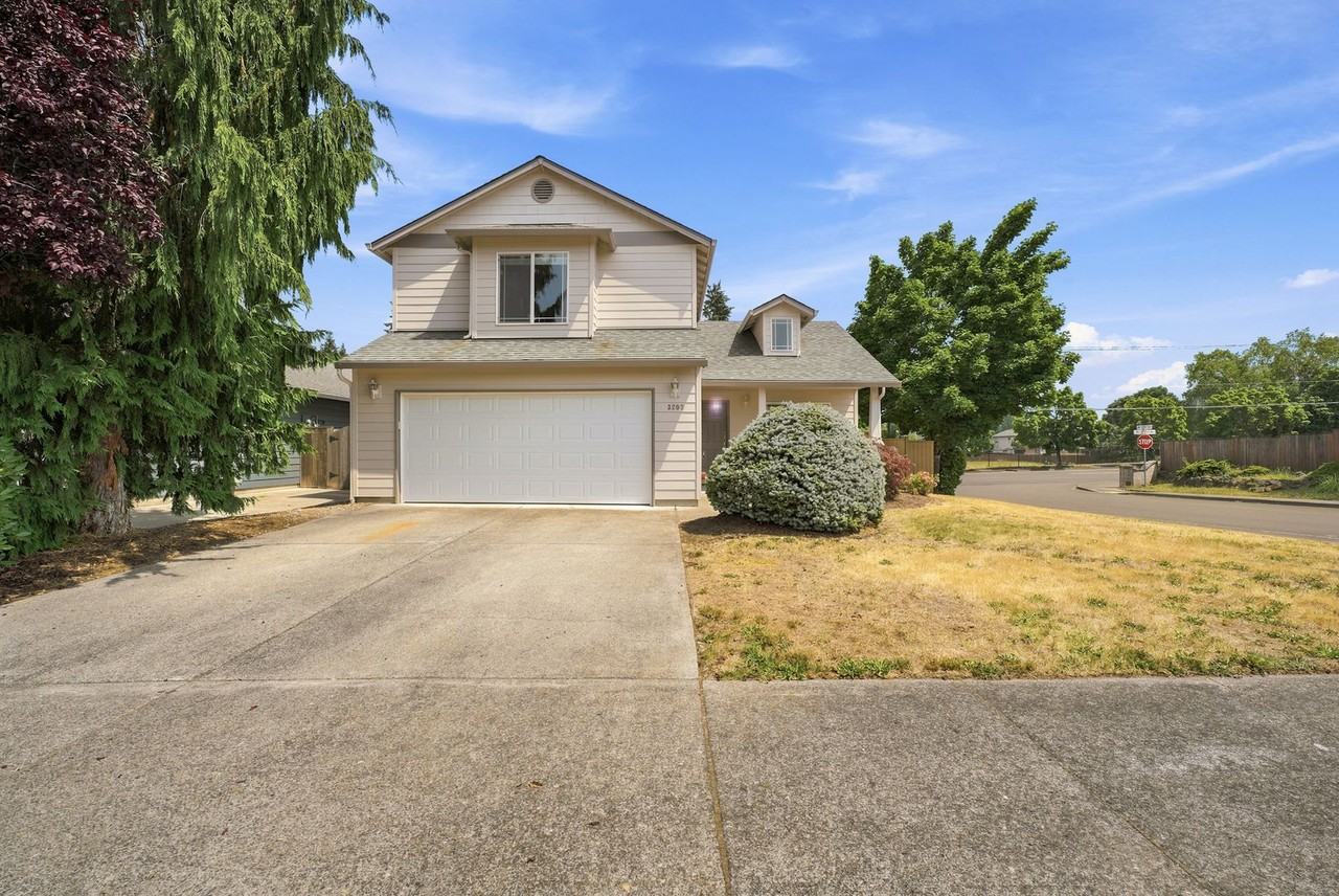 3203 Ne 171st Ave - Photo 2 of 37