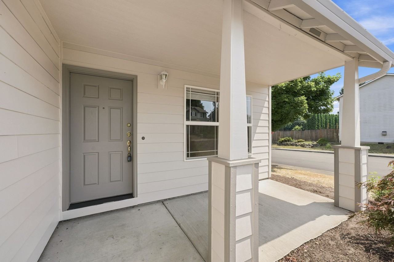 3203 Ne 171st Ave - Photo 3 of 37