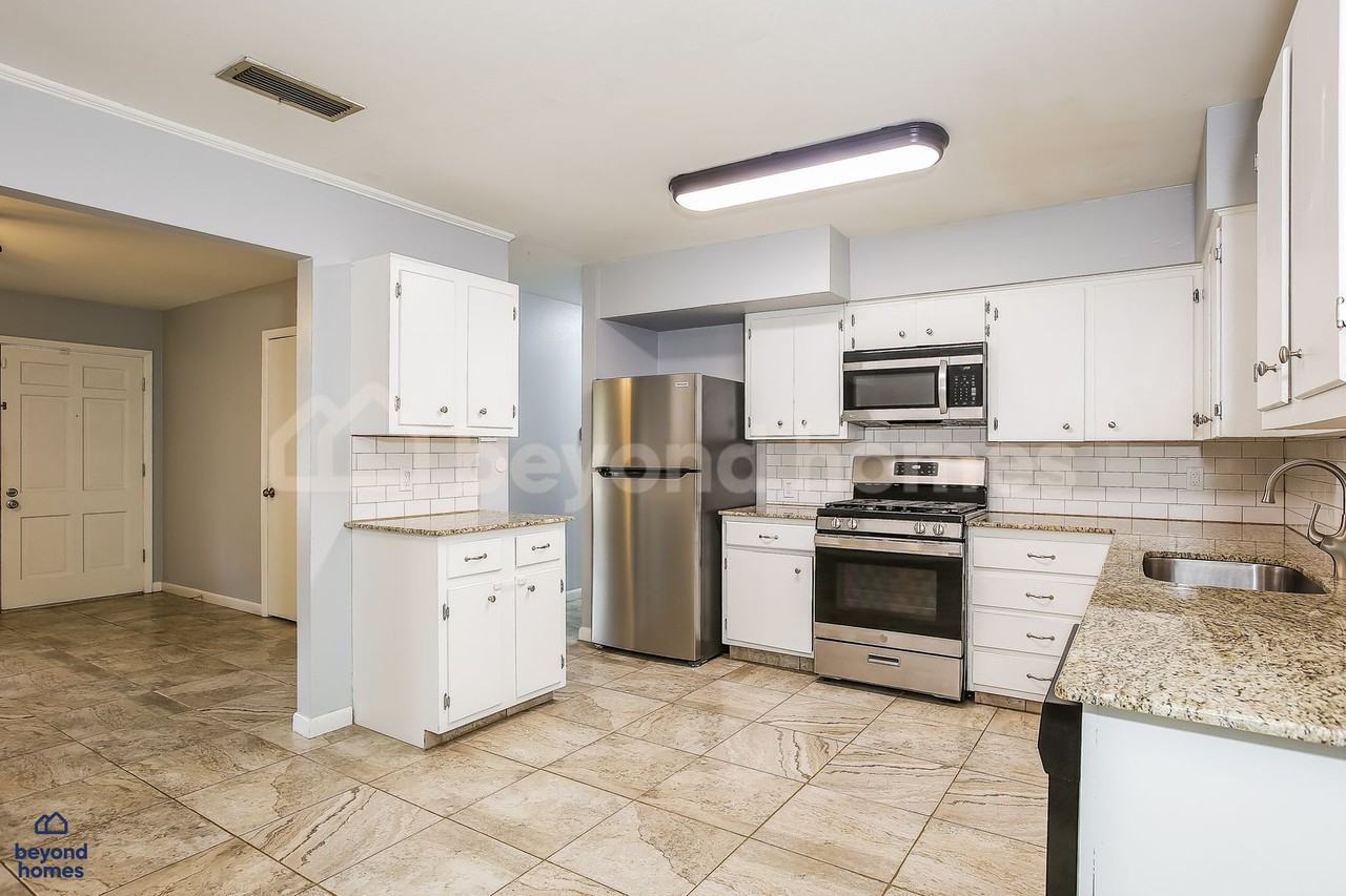 512 Nebling Rd - Photo 4 of 19