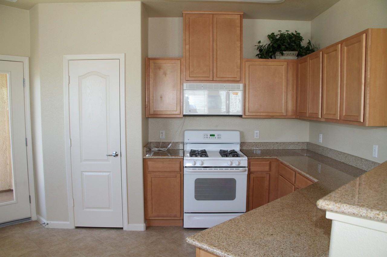 5416 Tares Cir - Photo 5 of 14