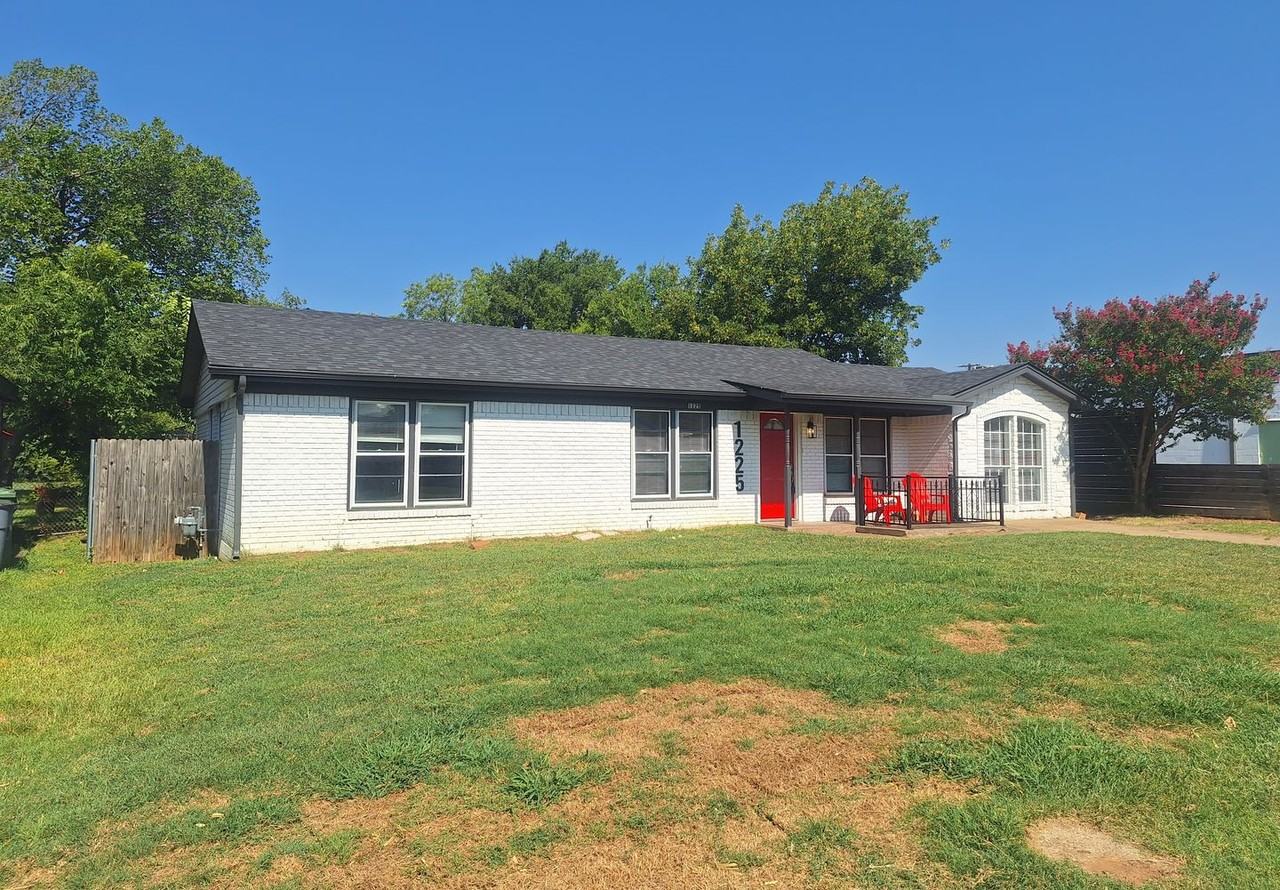 1225 Harrison Ln - Photo 2 of 25